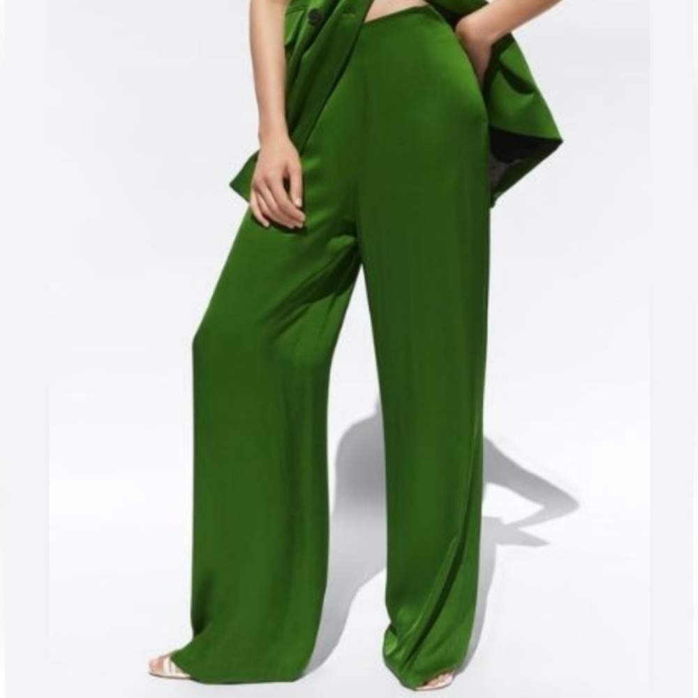 NWT Zara Green Satin Wide Leg Pants💚💚